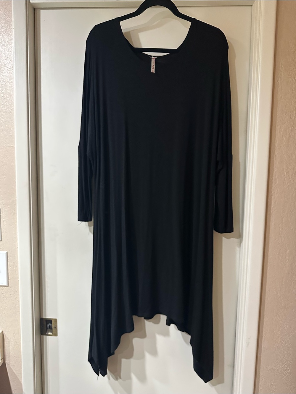 Black Women's Long Sleeve Asymmetric Hem Tunic